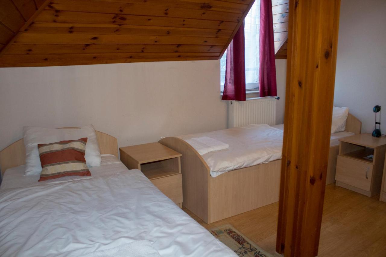 Gilde Panzio Bed and Breakfast Pilisvörösvár Exteriör bild